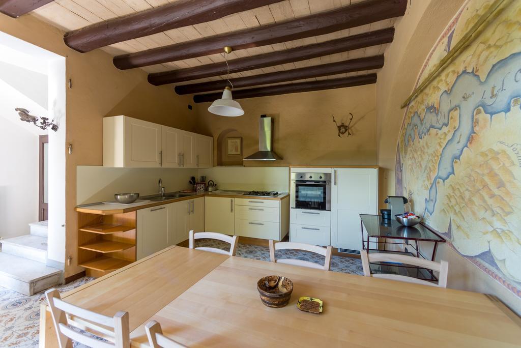 Villa La Rossa Fiumelatte Luaran gambar