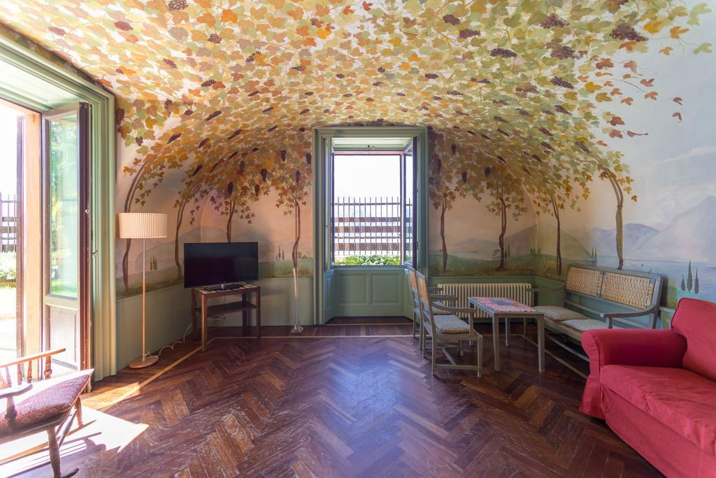 Villa La Rossa Fiumelatte Luaran gambar