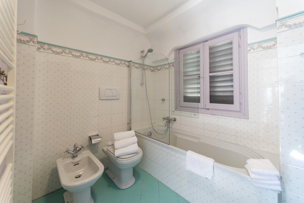 Villa La Rossa Fiumelatte Luaran gambar